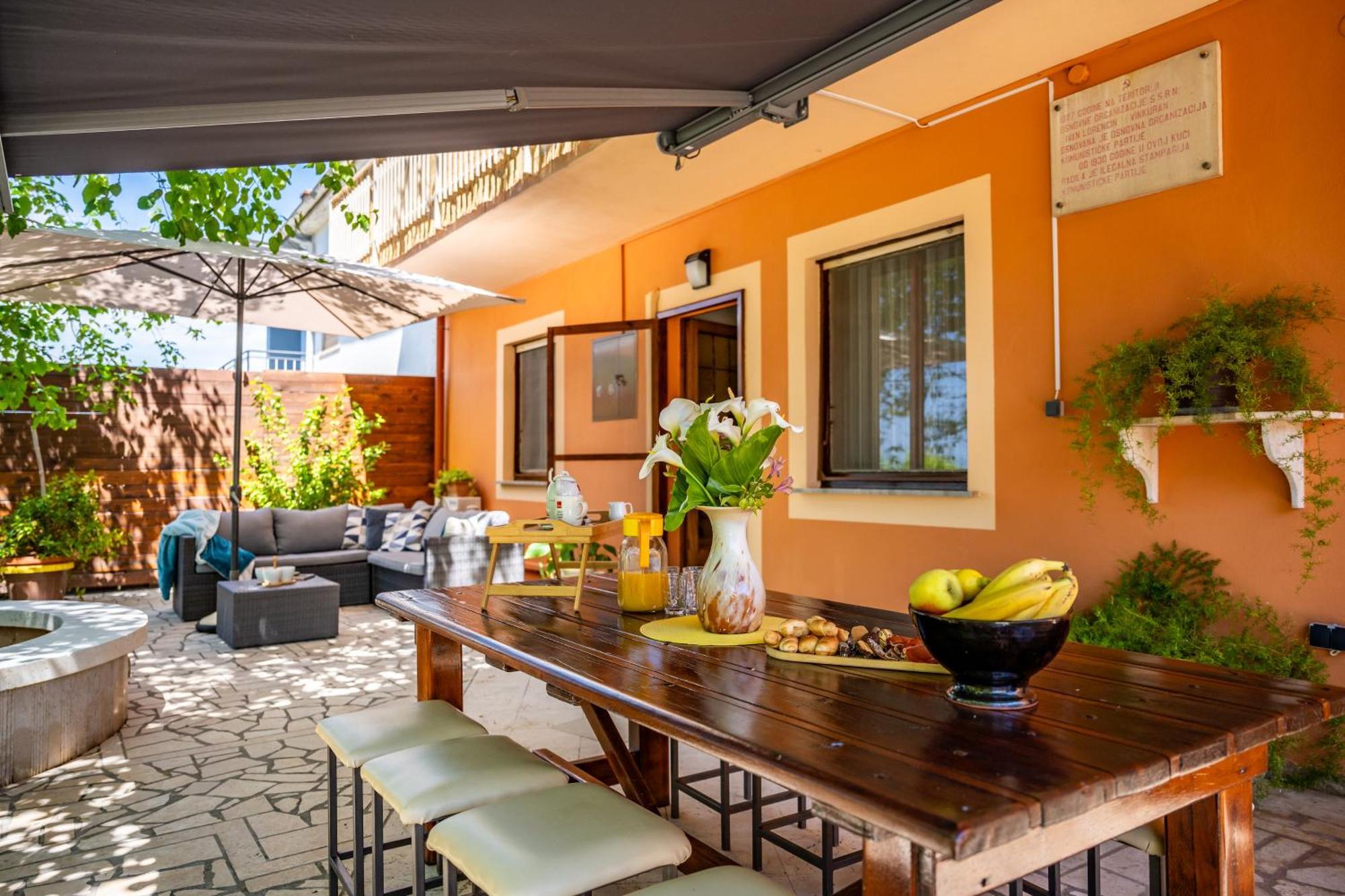 E-M Apartments With Private Pool 빈쿠란 외부 사진