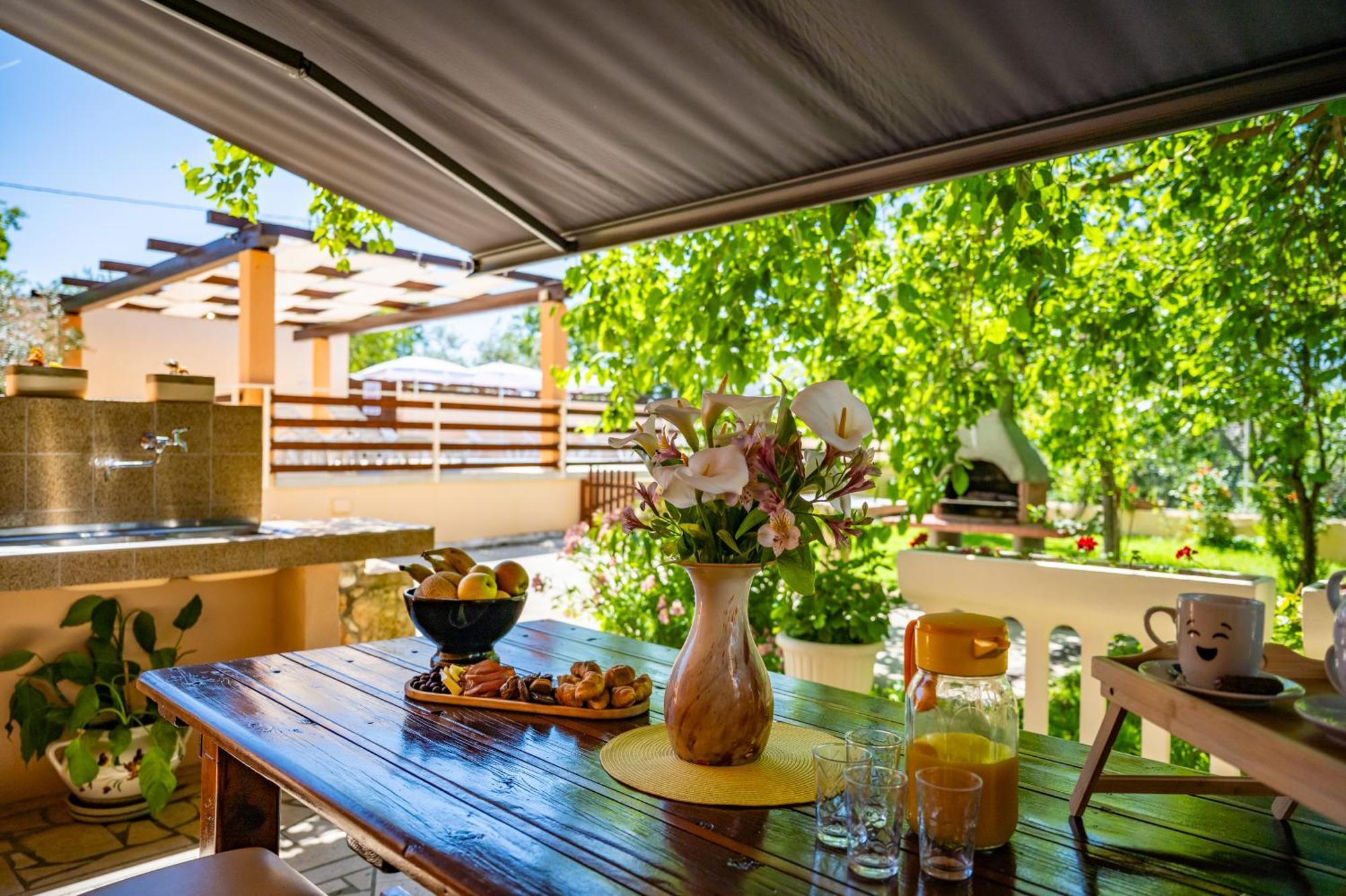E-M Apartments With Private Pool 빈쿠란 외부 사진